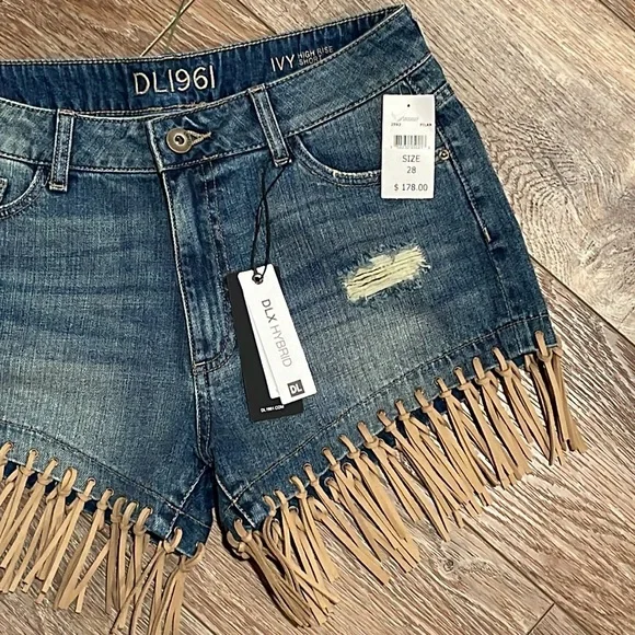 DL1961 IVY HIGH RISE FRINGED HEM DISTRESSED DENIM JEAN SHORTS **NWT** - Picture 6 of 12
